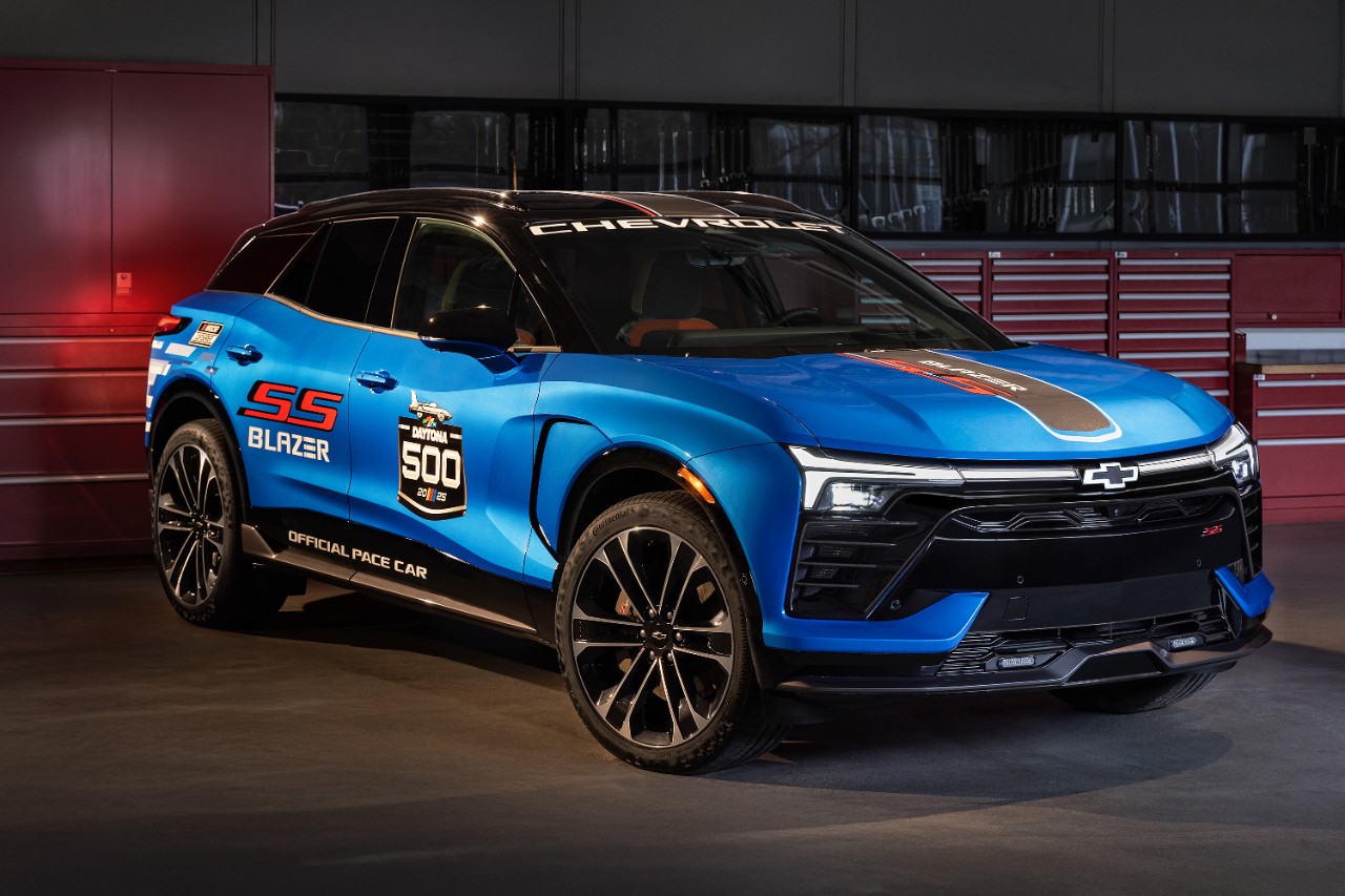Front 3/4 view of the Chevrolet Blazer EV SS pace car in full livery.
