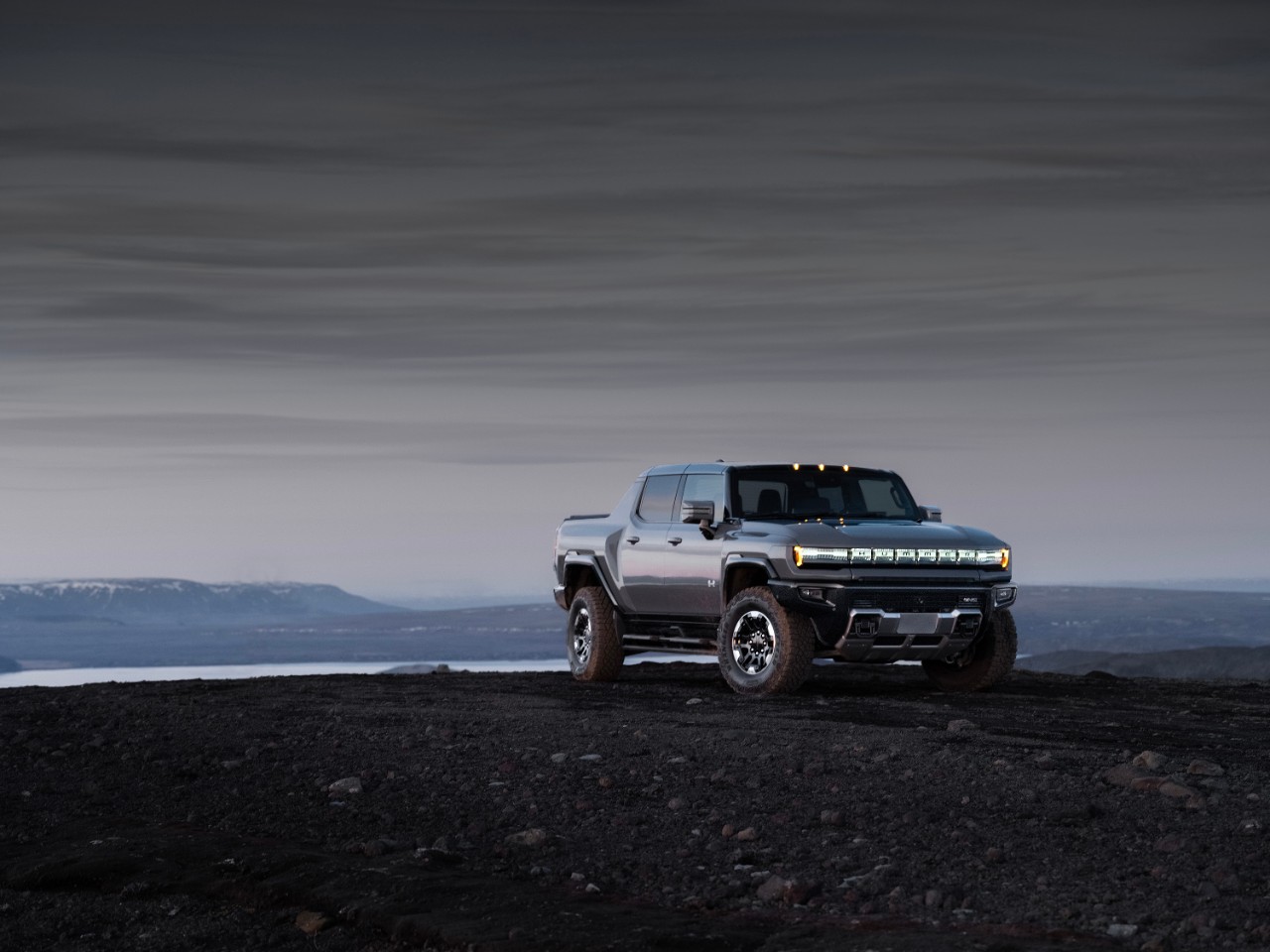 Experiencing the awesome capabilities of the GMC HUMMER EV (VIDEO)