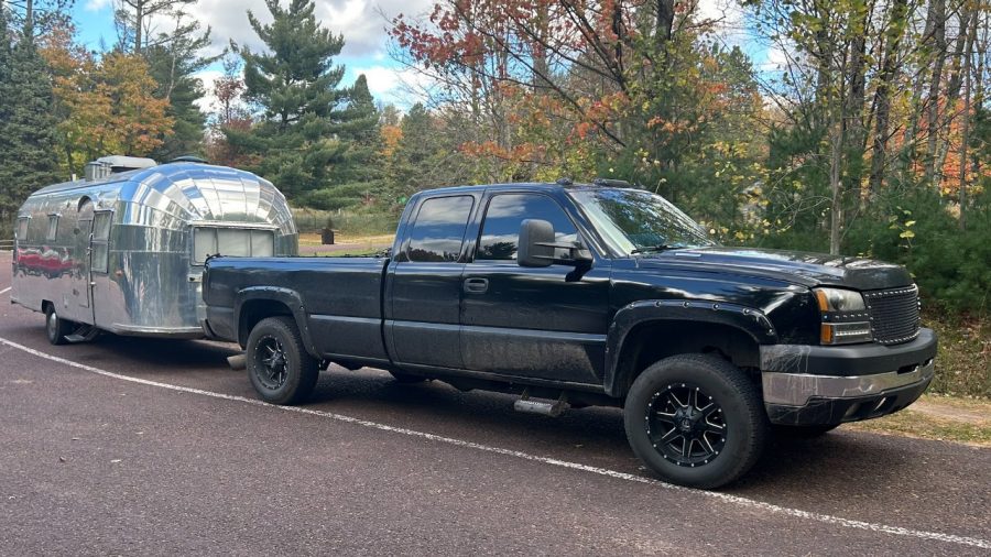 2007 Chevrolet Silverado with trailer