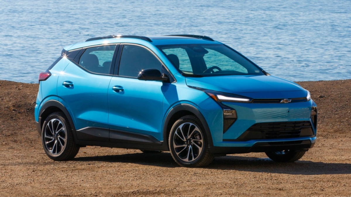 Chevrolet Bolt повертається: найдоступніший електромобіль Америки за $28 995